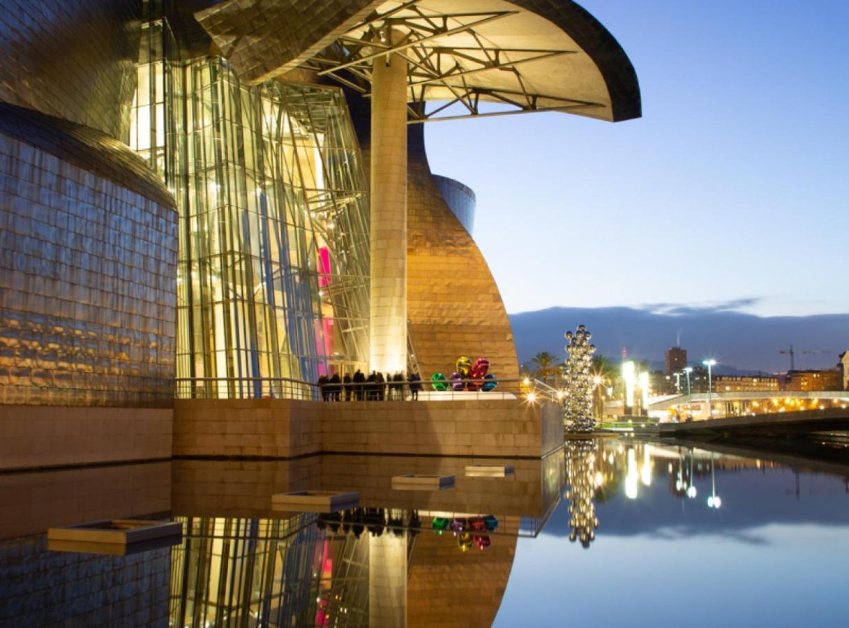 Clasico Y Funcional Vivienda Turistica Centro Бильбао Экстерьер фото